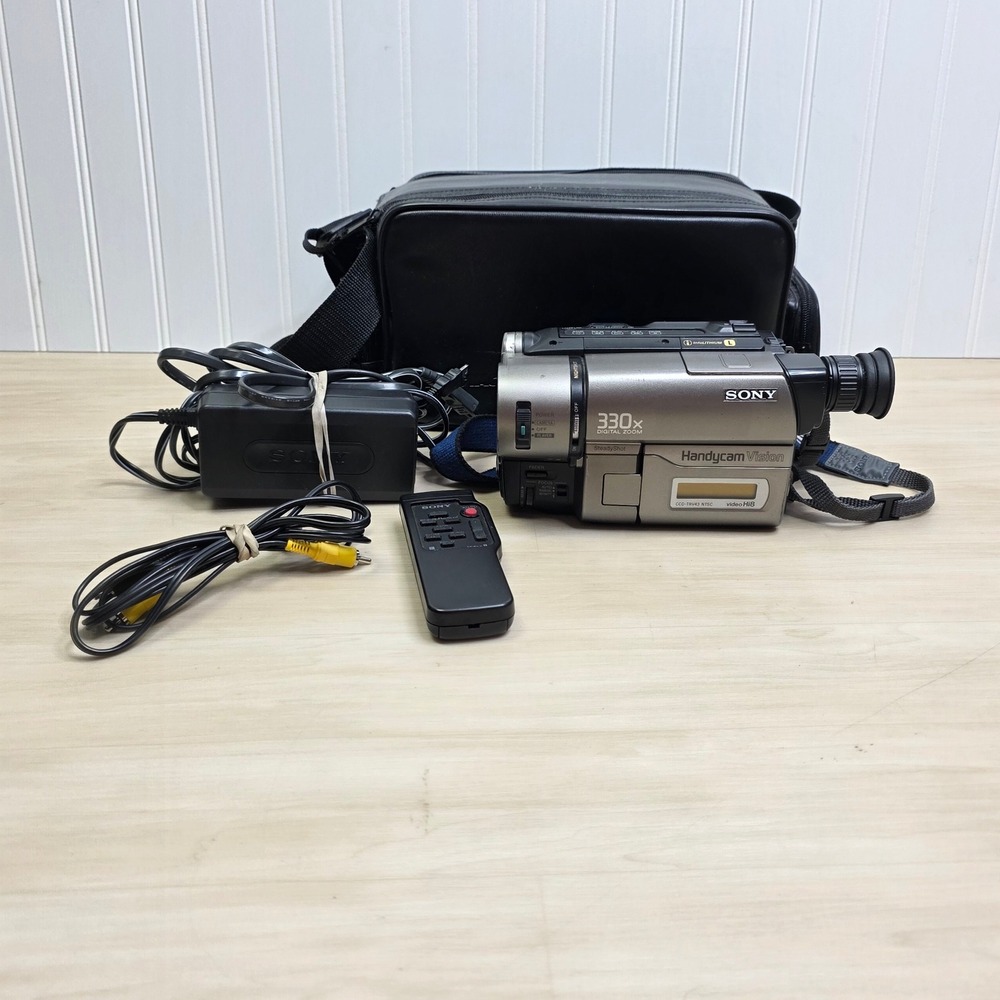 Sony Handycam Vision CCD-TRV43 Hi8 Camcorder NightShot 330x AC Power No Battery